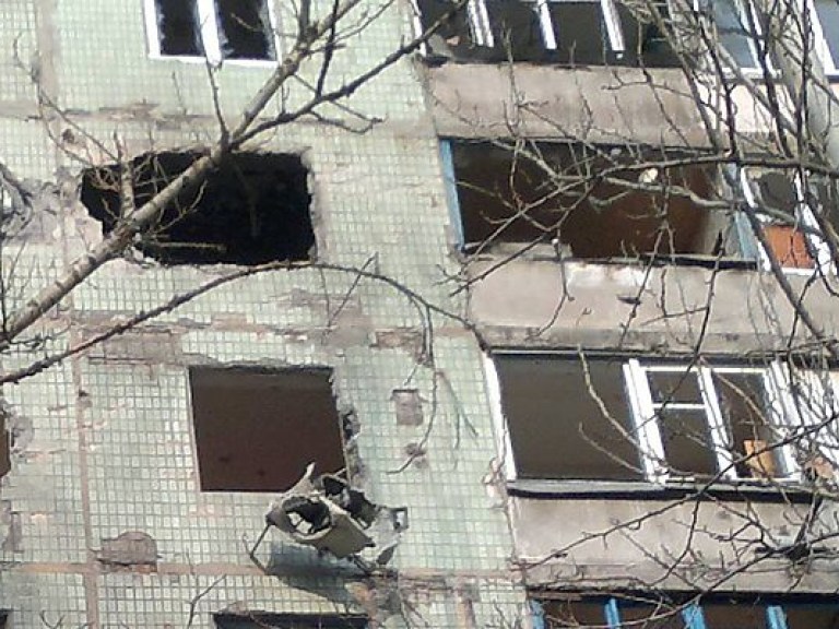Противник обстрелял жилые дома в Красногоровке