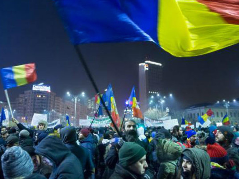 В Румынии продолжаются протесты, на улицы вышли 140 тысяч человек (ФОТО)