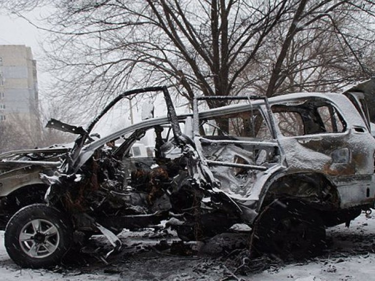 В Луганске в результате взрыва автомобиля погиб &#171;глава народной милиции ЛНР&#187; (ФОТО, ВИДЕО)