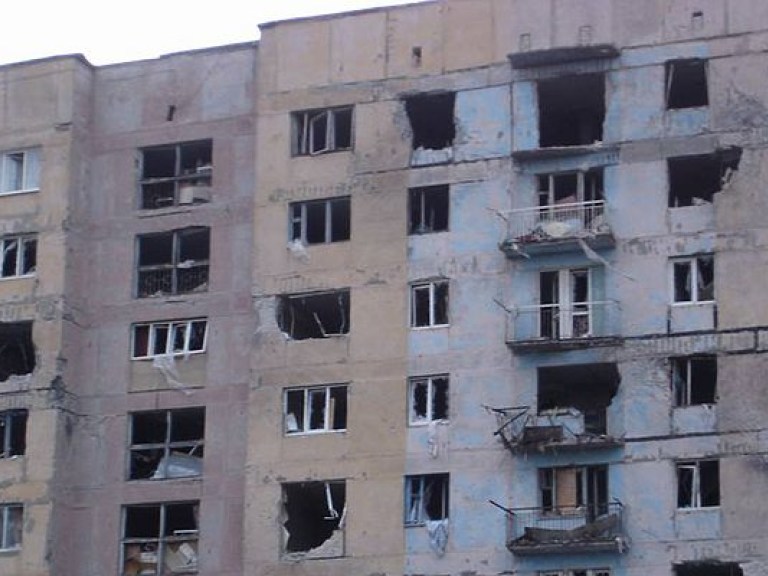 Боевики обстреляли электриков, проводивших ремонтные работы возле Авдеевки