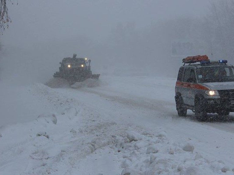 Снежный апокалипсис: в Житомирской области ограничили движение грузовиков