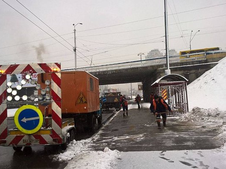 В результате непогоды на дороге Житомир-Черновцы ограничили движение автобусов