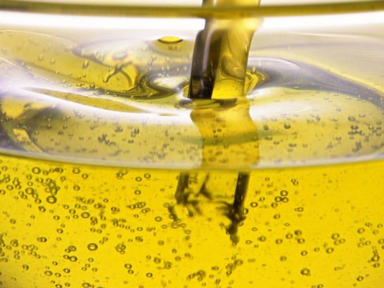 За неделю в Украине подсолнечное масло подорожало на 100 гривен за тонну