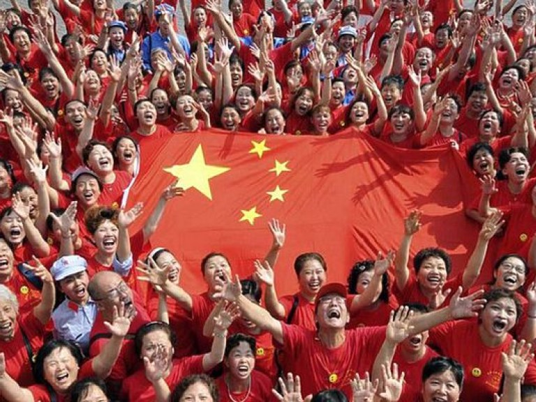 В Китае семья из 500 членов сфотографировалась при помощи дрона (ФОТО)