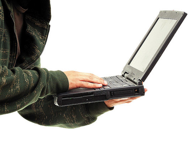 В Киеве уголовник украл ноутбук у своего квартиранта