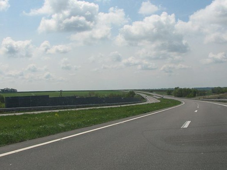 Порошенко рассказал о строительстве двух тысяч километров дорог в 2017 году