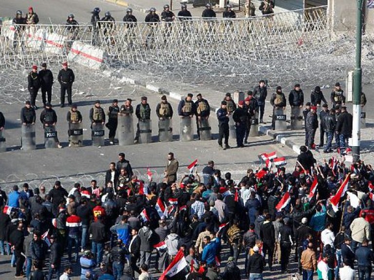 Полиция Багдада применила слезоточивый газ против демонстрантов, есть жертвы (ФОТО)