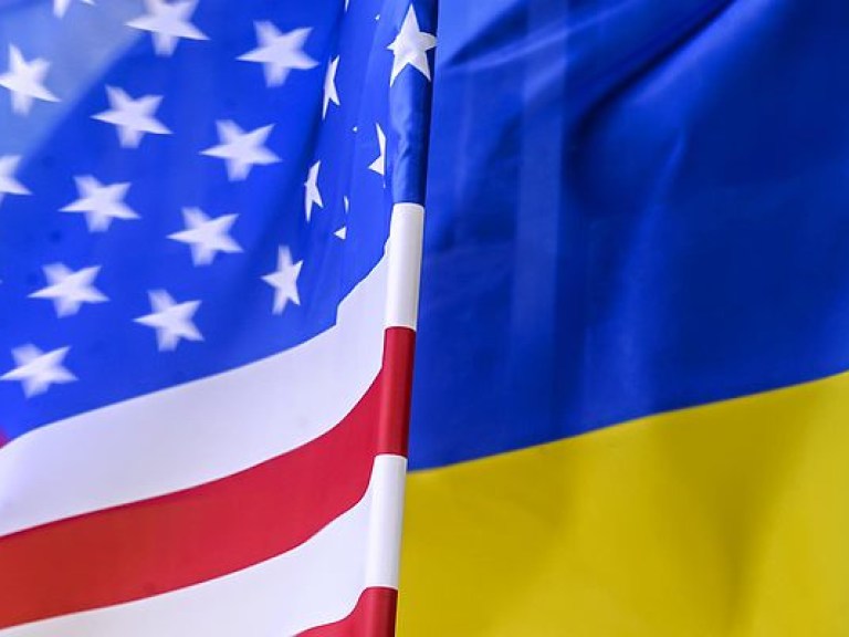 Украина уже фактически потеряла поддержку США – политолог