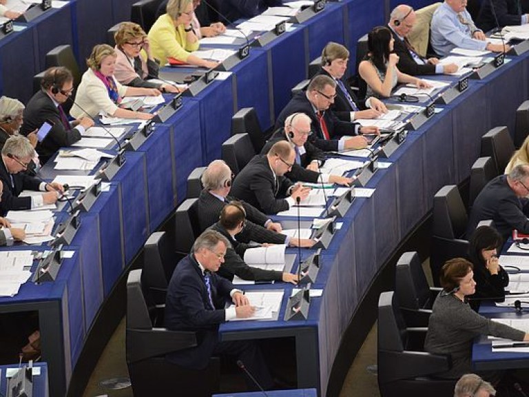 Европарламент собирается на экстренные дебаты из-за эскалации на Донбассе