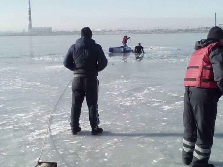 На пляже «Ланжерон» в Одессе школьник провалился под лед