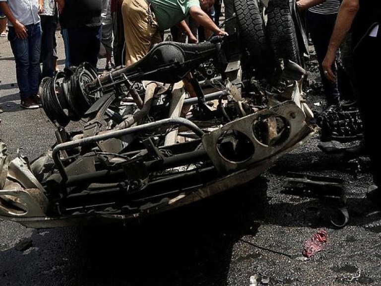 Под Багдадом в результате взрыва заминированного авто погибли 15 человек
