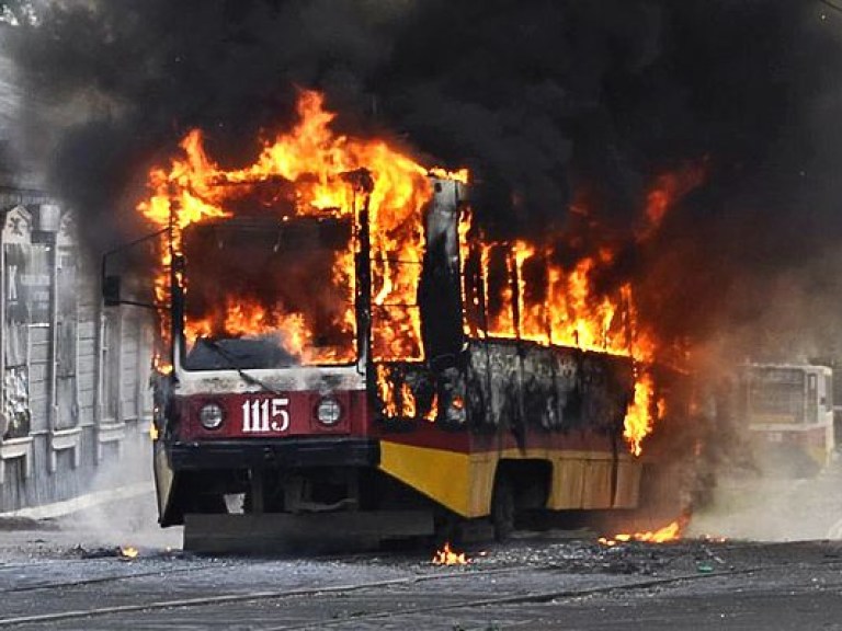 В Харькове горел трамвай (ФОТО)