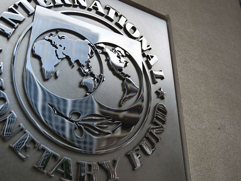 Парламент поддержит требование МВФ  заморозить зарплаты в Украине на 3 года – эксперт