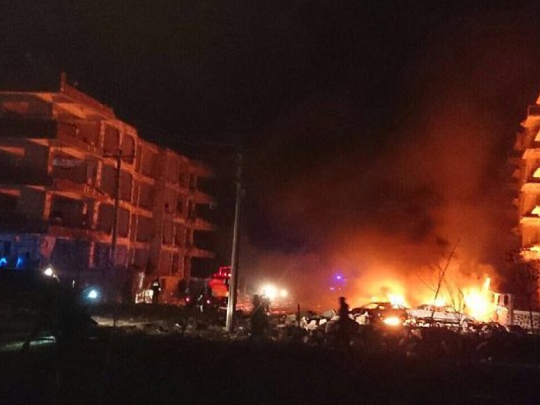 На востоке Турции произошел взрыв: погиб ребенок, 15 человек получили ранения (ФОТО, ВИДЕО)