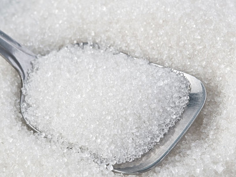 Сахар в Украине подорожал относительно мировых цен – эксперт