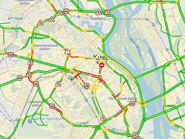 Уровень вечерних столичных пробок оценивается в 5 баллов (КАРТА)