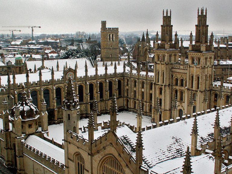 Впервые за 700 лет Оксфордский университет откроет филиал за рубежом