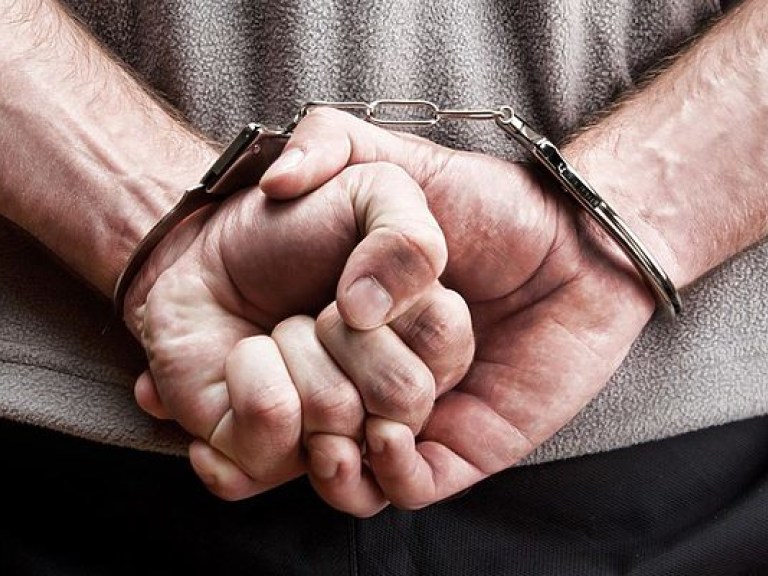 Полиция задержала подозреваемого в воровстве с наркотиками на полмиллиона гривен