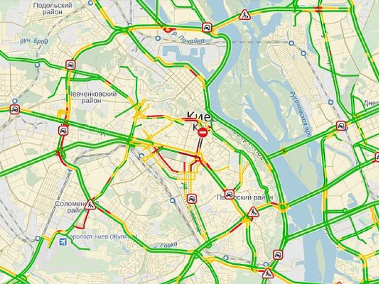 Уровень вечерних столичных пробок оценивается в 5 баллов (КАРТА)