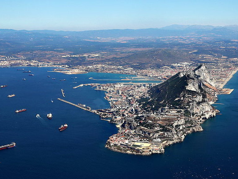 На Гибралтаре арестовали яхту российского миллиардера из-за долгов (ФОТО)