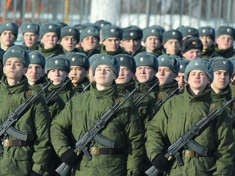 Порошенко: на границе с Украиной стоит пятидесятитысячная армия России