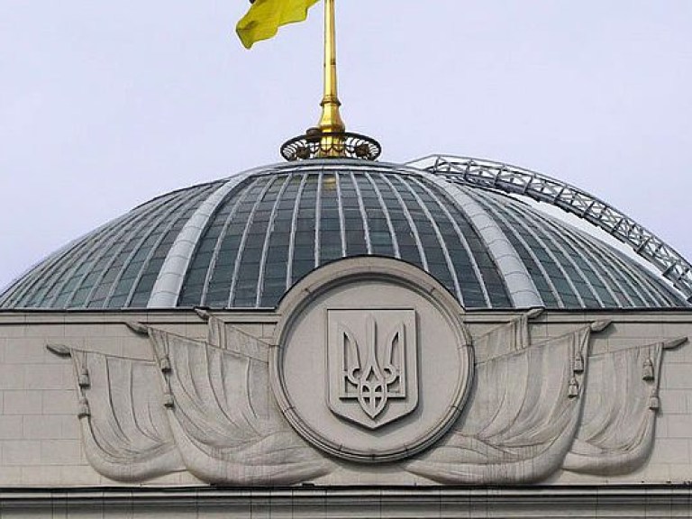 Сегодня Рада рассмотрит вопросы по приватизации госсобственности и изменения в «закон Савченко»