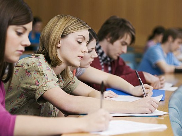 В Ровно студенты устроили протест из-за задержки стипендии