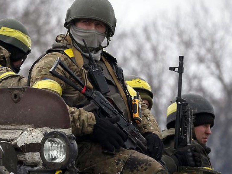 За сутки в зоне АТО позиции ВСУ обстреляли 92 раза, 12 украинских военных ранены