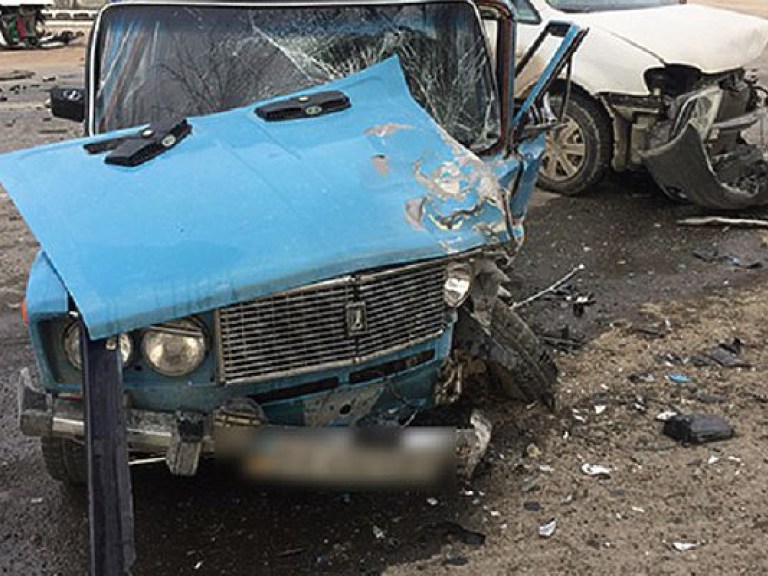На трассе  «Житомир-Черновцы» столкнулись четыре автомобиля, шестеро человек получили травмы (ФОТО)