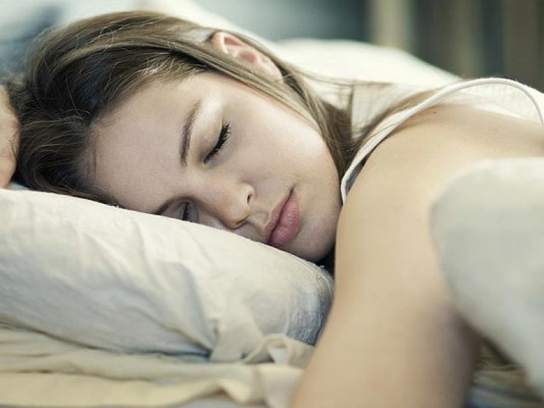 Нехватка сна и переутомление могут спровоцировать развитие депрессии &#8212; медик
