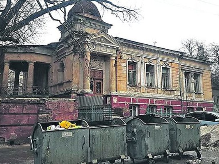 Скандал в Харькове: горожане требуют уволить главного архитектора (ФОТО)