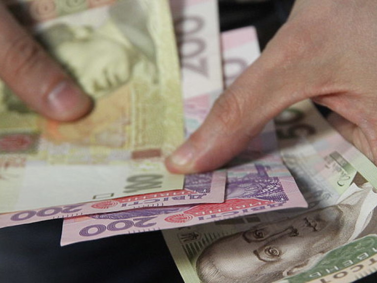 НБУ установил официальный курс на уровне 21,11 гривен за доллар