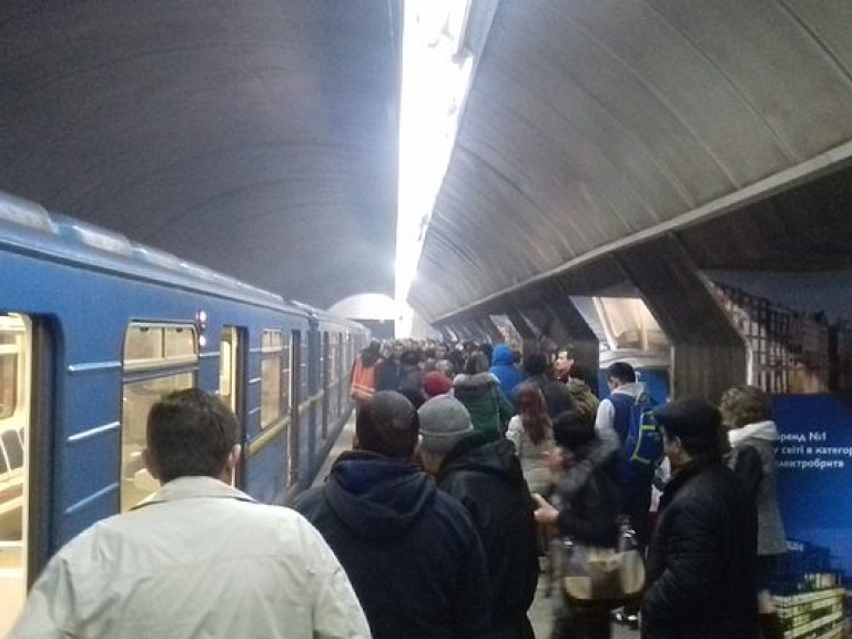 В киевском метрополитене произошло задымление (ФОТО)