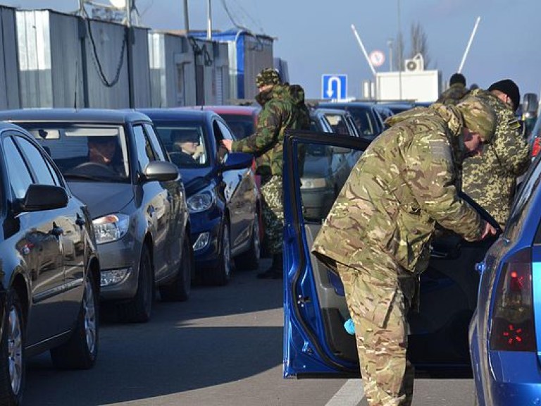 За минувшие сутки пункты пропуска в зоне АТО пересекло более 21 тысячи человек