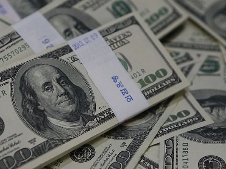 В феврале украинцы продали валюты на 86 миллионов долларов больше, чем купили