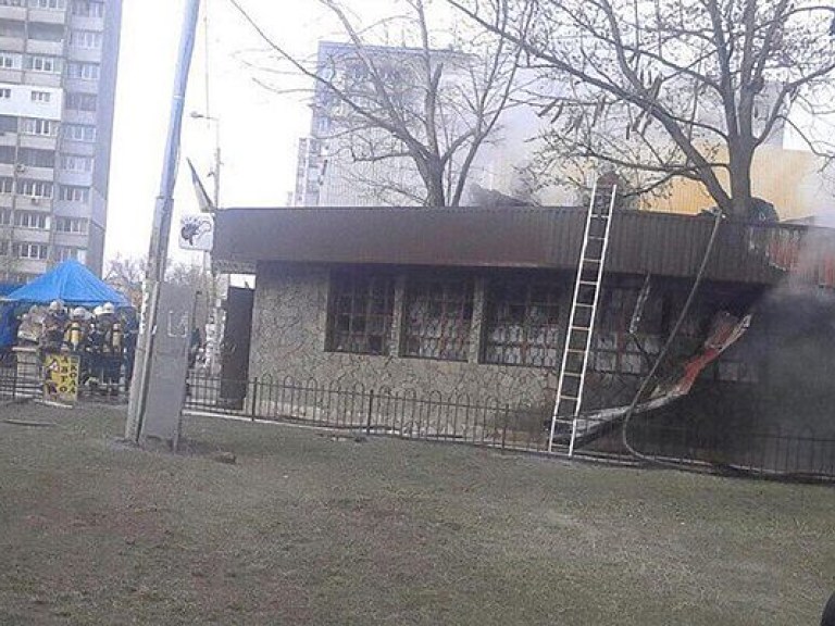 В Днепровском районе Киева горело кафе (ФОТО)