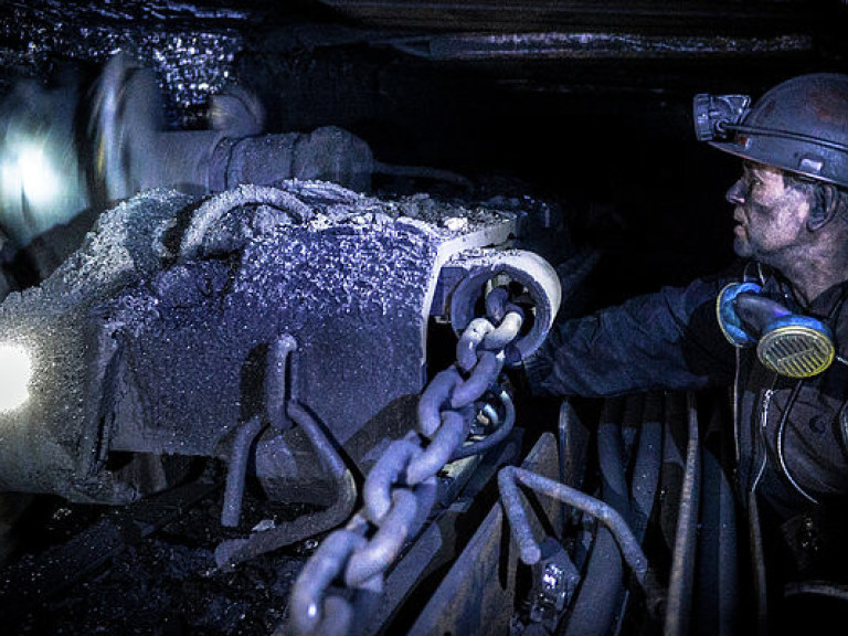 ДТЭК Ахметова остановил почти все шахты на неподконтрольных территориях &#8212; СМИ