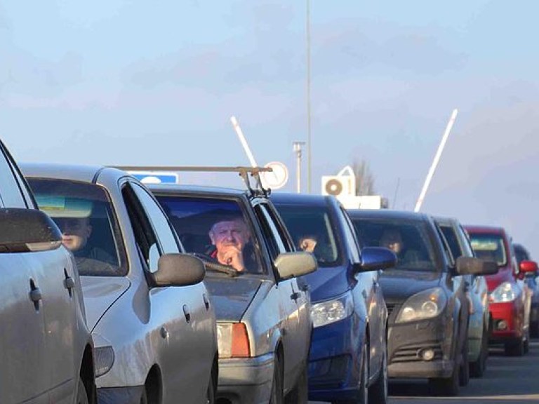 На КПВВ в зоне АТО образовались очереди из 700 автомобилей – ГПСУ