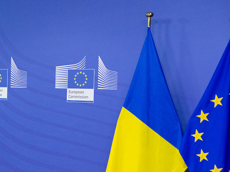 Безвиз спасет рейтинг Порошенко, но лишит Украину человеческого капитала – политолог