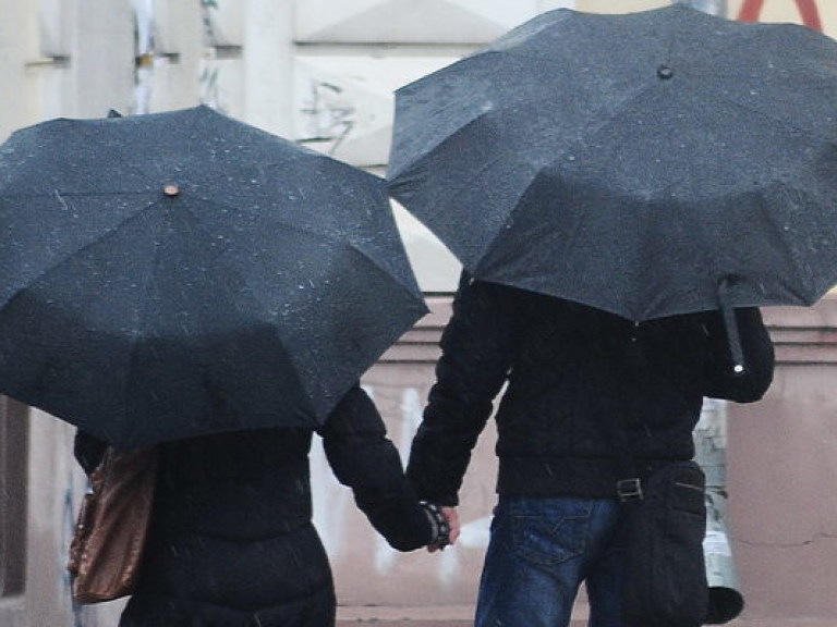 Синоптик:  На Украину надвигается атмосферный фронт с дождями и снегом (КАРТА)