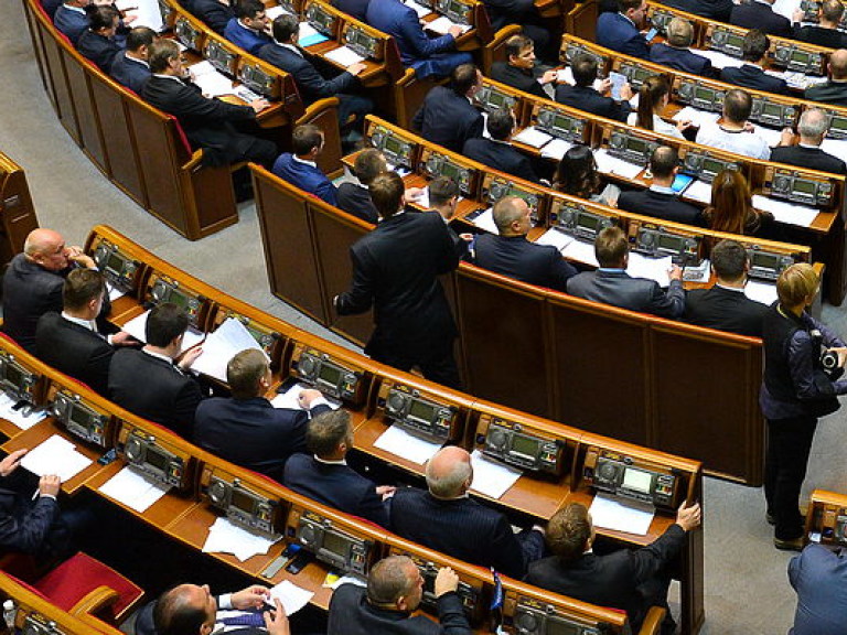 Депутаты не хотят работать в комитетах, не приносящих политической или финансовой выгоды – эксперт