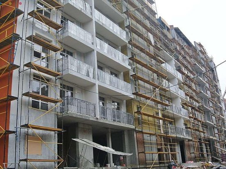 Рада приняла закон о развитии строительно-жилищной отрасли в условиях кризиса