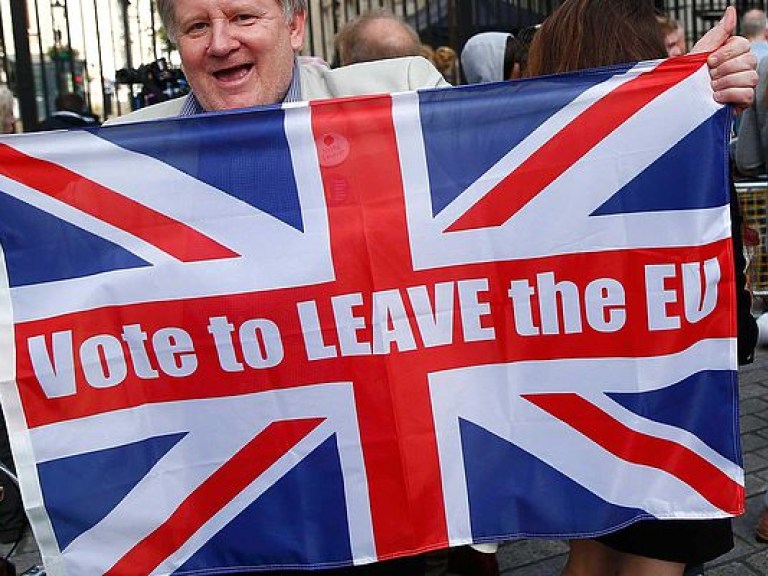 Великобритания начала затягивать процедуру Brexit- эксперт
