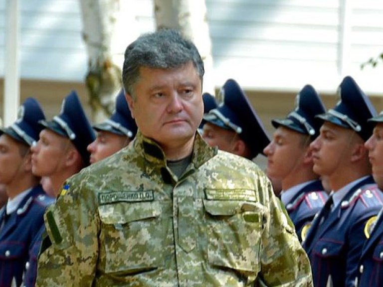 Обещание Порошенко увеличить расходы на оборону звучит в русле милитаристской риторики – политолог