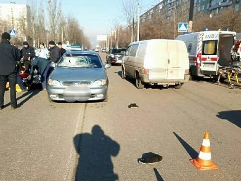В Харькове автомобиль сбил девушку (ФОТО)