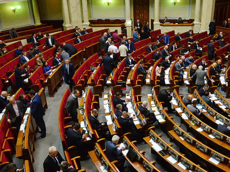 Нынешний украинский парламент не способен продуктивно работать – эксперт