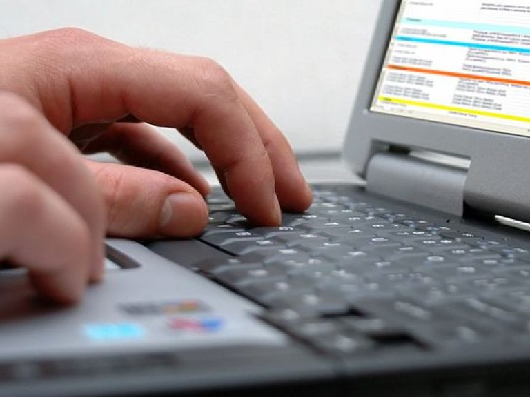 США и Британия запретили мусульманам перевозить в ручной клади ноутбуки и планшеты, в которых можно спрятать взрывчатку