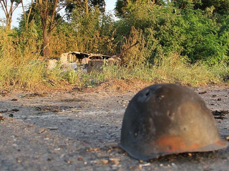 За минувшие сутки в зоне АТО один украинский военный погиб, один получил ранения