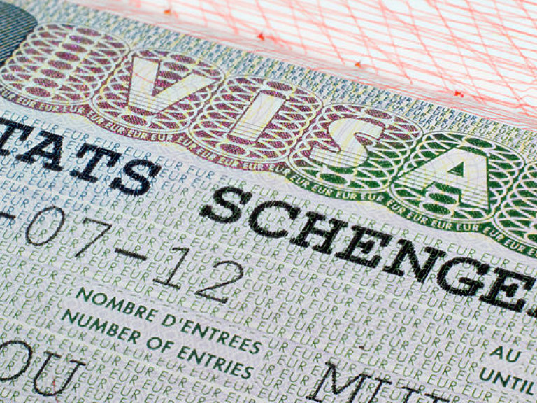 Украинцы в прошлом году получили рекордное число шенгенских мультивиз