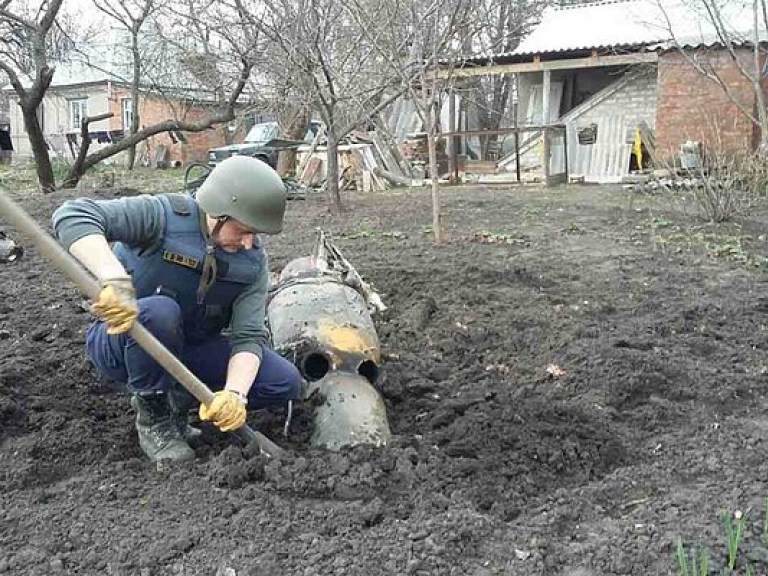 Вблизи Балаклеи взорвали 2,5 тонны снарядов (ФОТО, ВИДЕО)